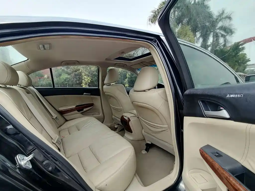 HONDA ACCORD 2011