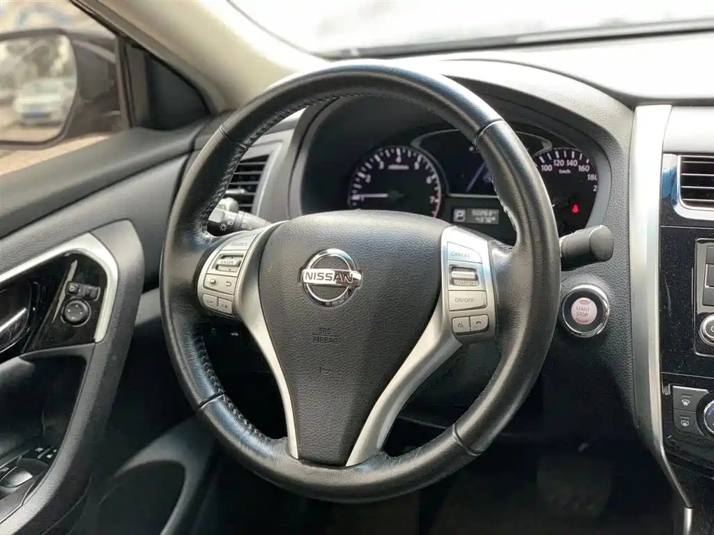 NISSAN TEANA 2018