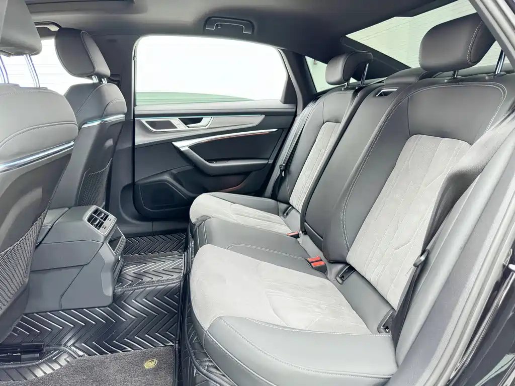 AUDI A6L 2023