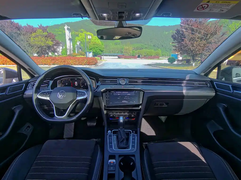 VOLKSWAGEN MAGOTAN 2022