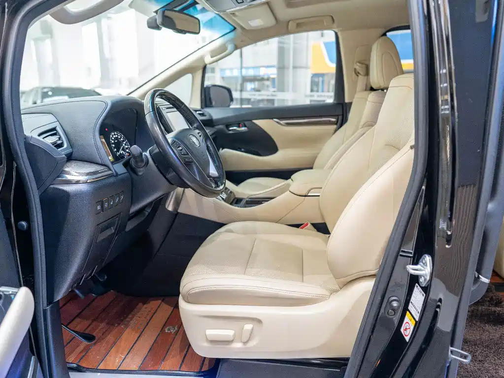 TOYOTA ALPHARD 2018
