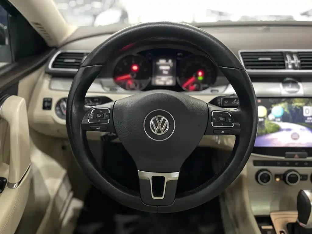 VOLKSWAGEN MAGOTAN 2016