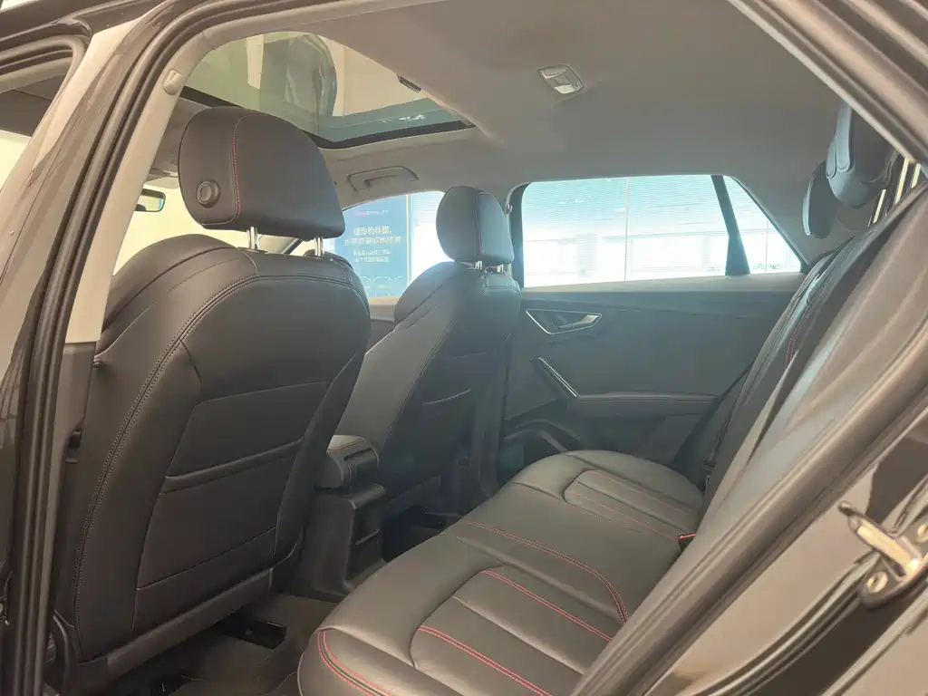 AUDI Q2L 2024