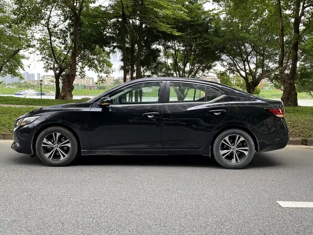 NISSAN SYLPHY 2020