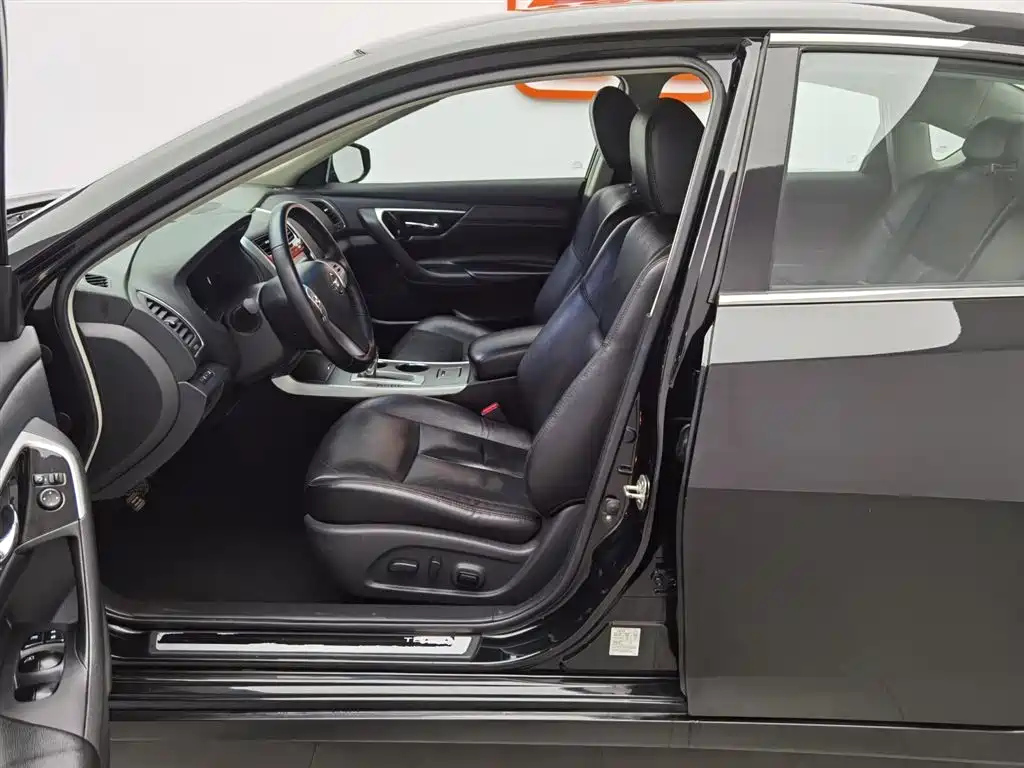 NISSAN TEANA 2018
