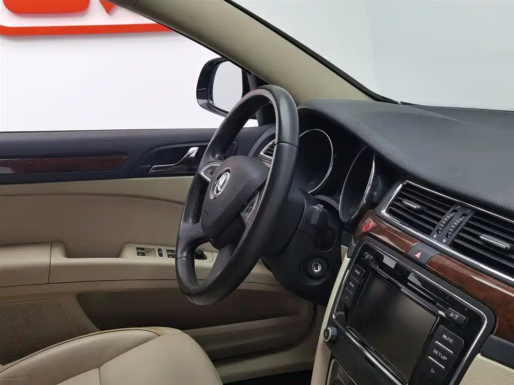 SKODA SUPERB 2015