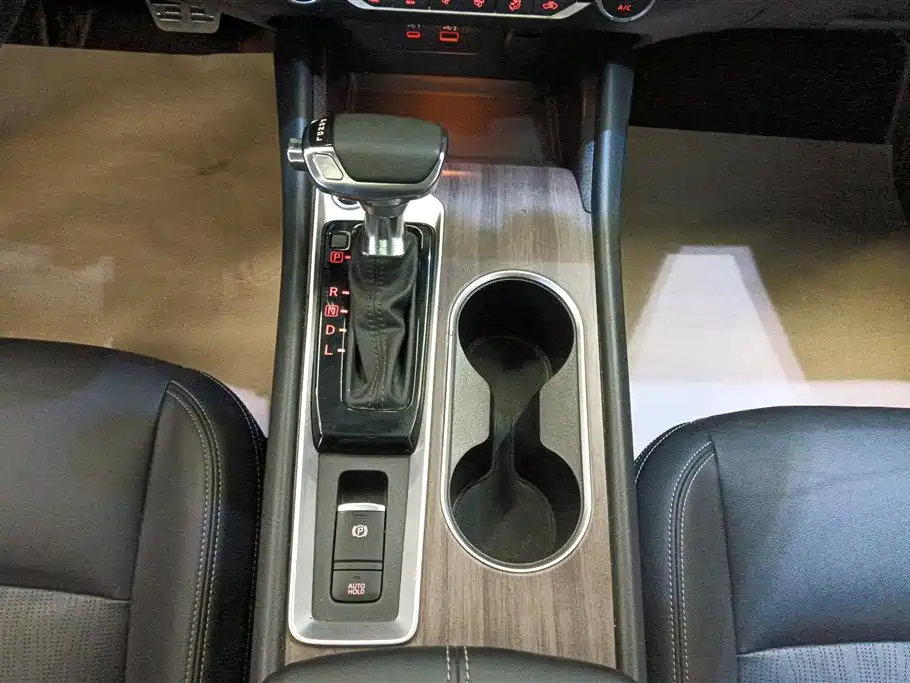NISSAN TEANA 2022