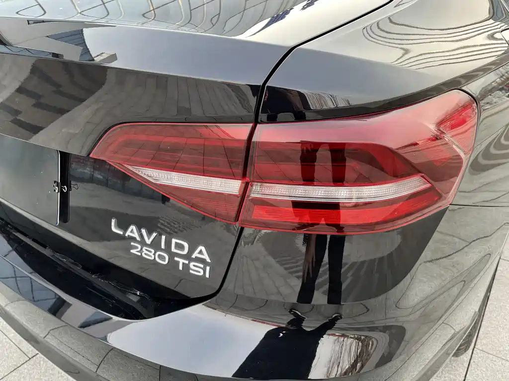 VOLKSWAGEN LAVIDA 2022