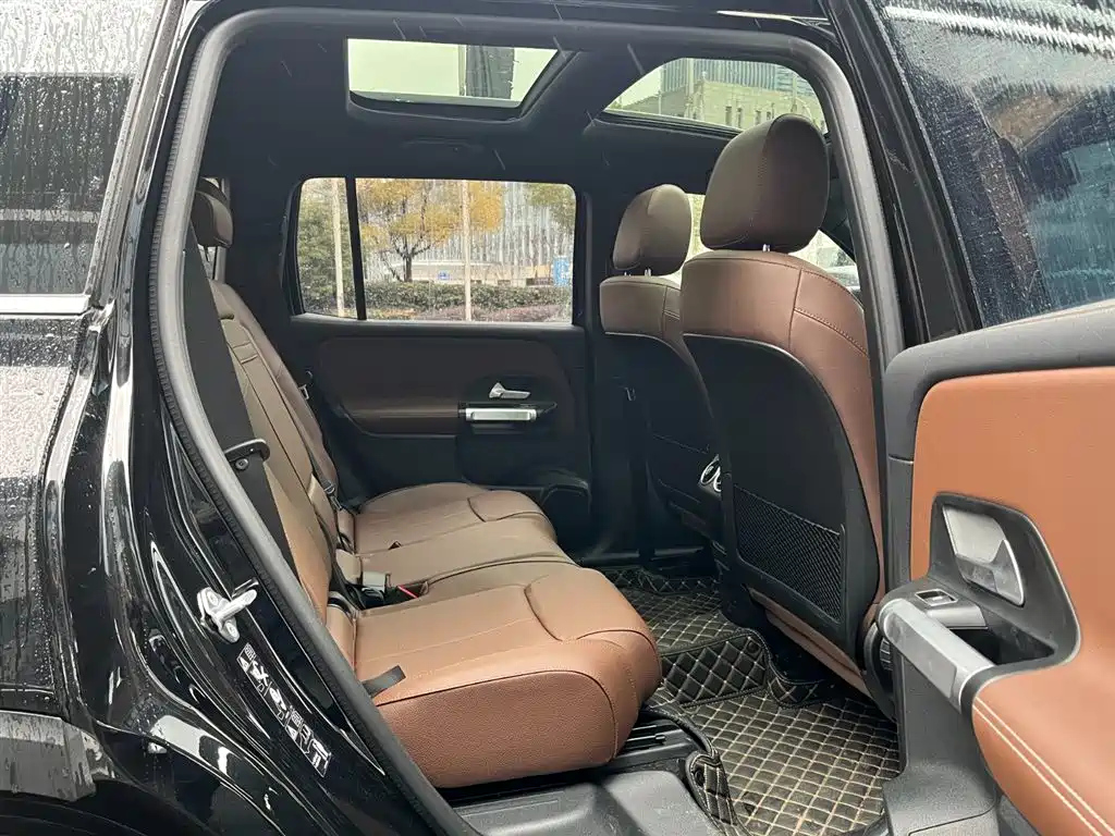 MERCEDES BENZ GLB 2023