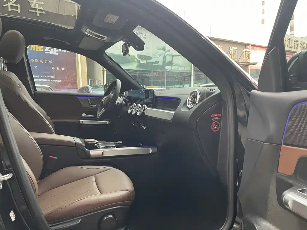 MERCEDES BENZ GLB 2023