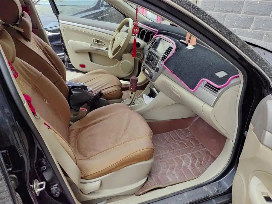 NISSAN SYLPHY 2014