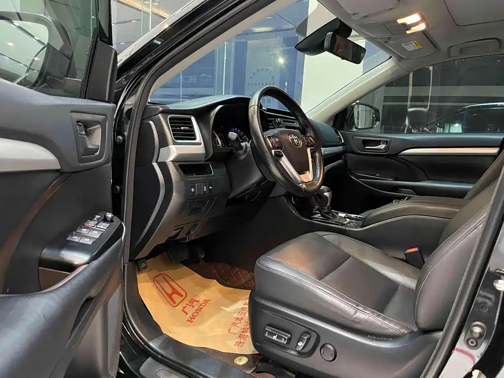TOYOTA HIGHLANDER 2019