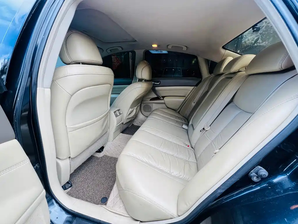 NISSAN TEANA 2011