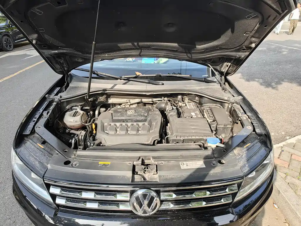 VOLKSWAGEN TIGUAN L 2020
