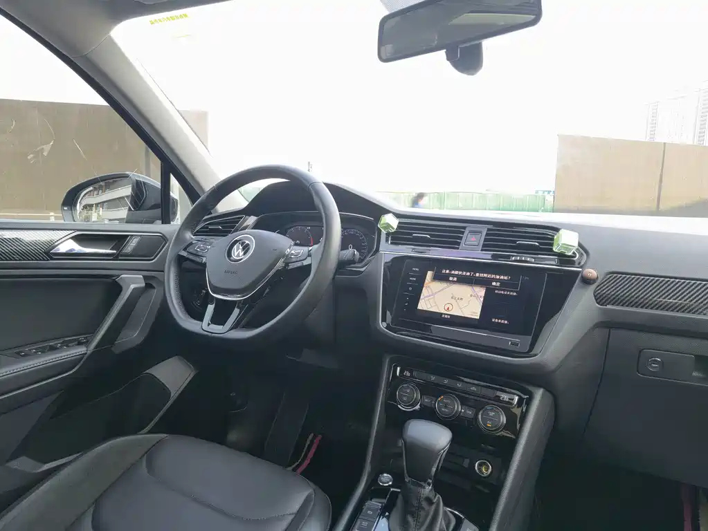 VOLKSWAGEN TIGUAN L 2020