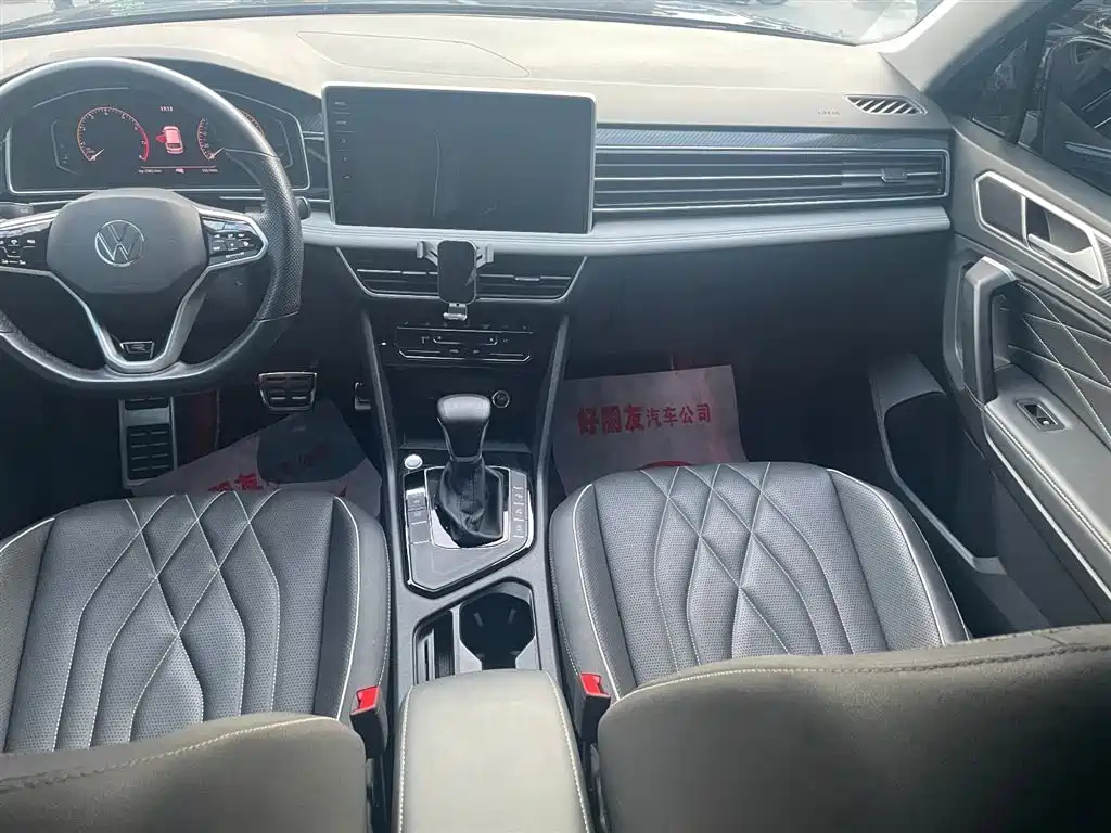 VOLKSWAGEN TIGUAN L 2021