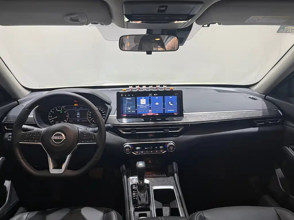 NISSAN TEANA 2023