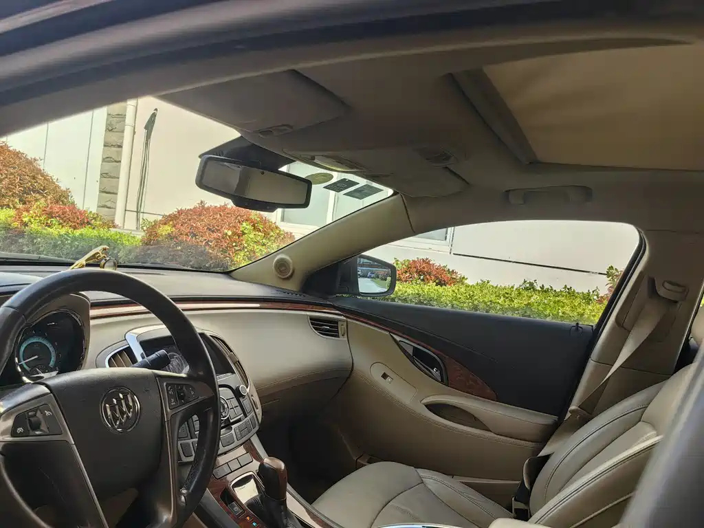 BUICK LACROSSE 2012