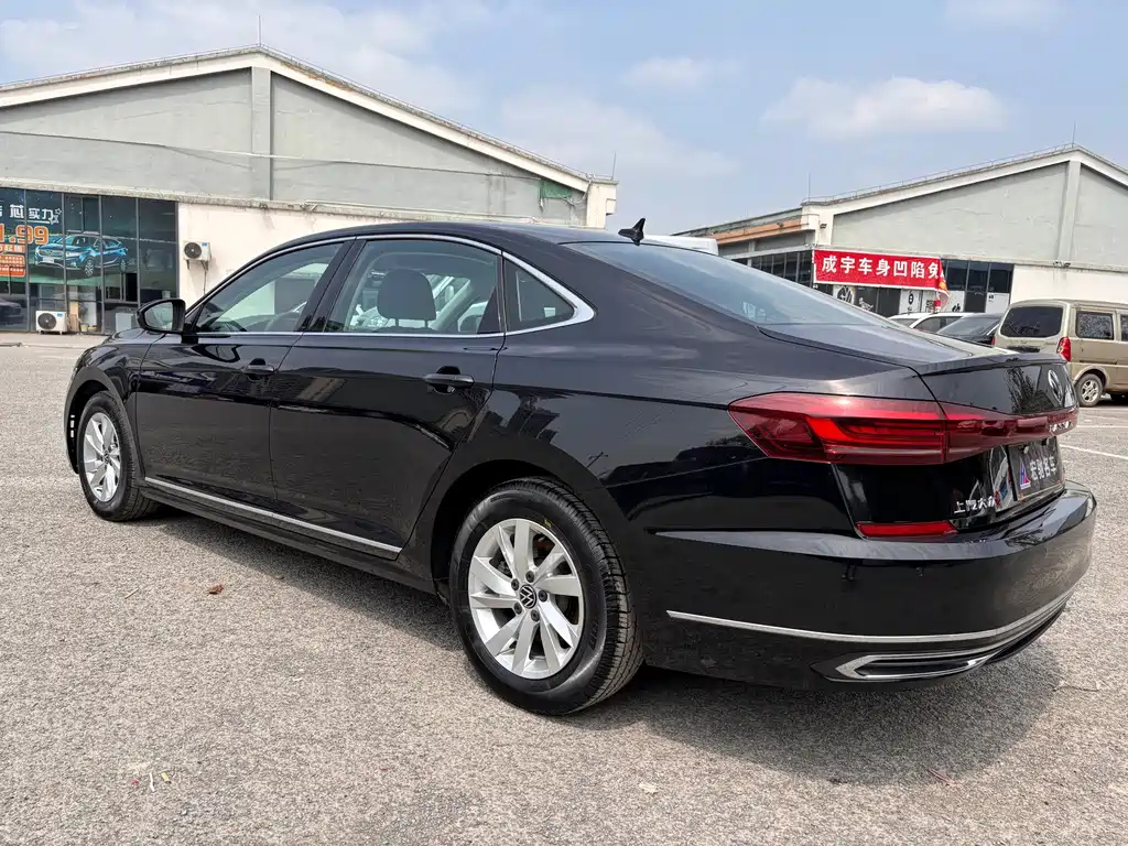 VOLKSWAGEN PASSAT 2022