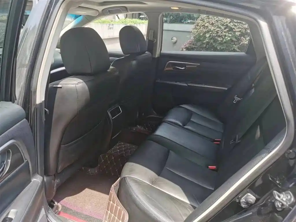 NISSAN TEANA 2015
