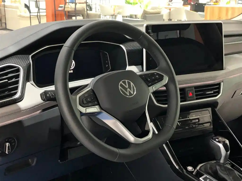 VOLKSWAGEN TAYRON 2023