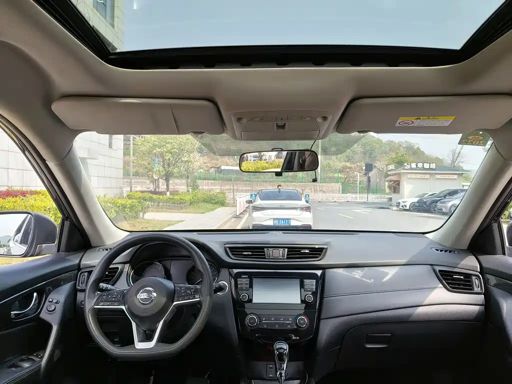 NISSAN X-TRAIL 2018