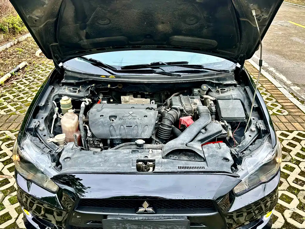 MITSUBISHI LANCER EX 2015