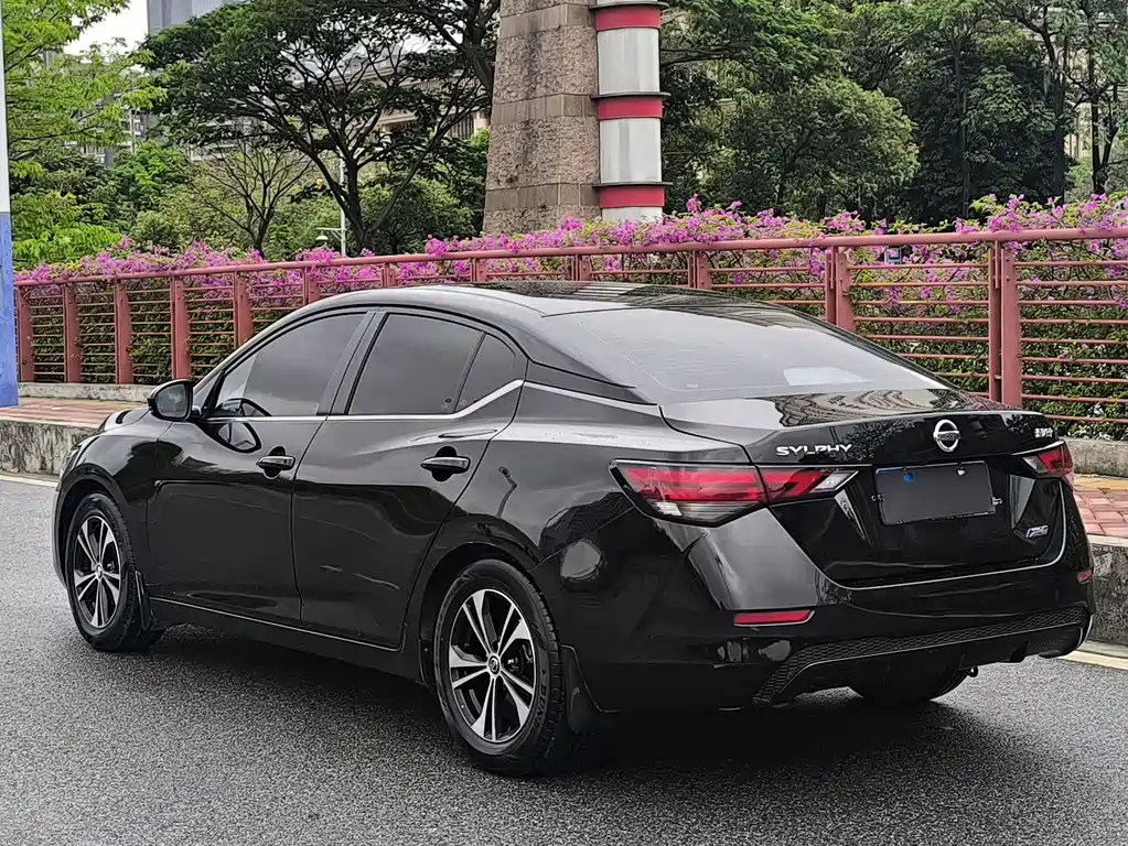 NISSAN SYLPHY 2020