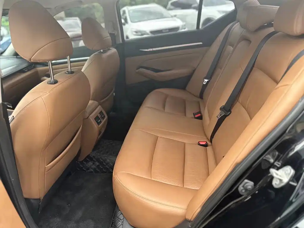 NISSAN TEANA 2023