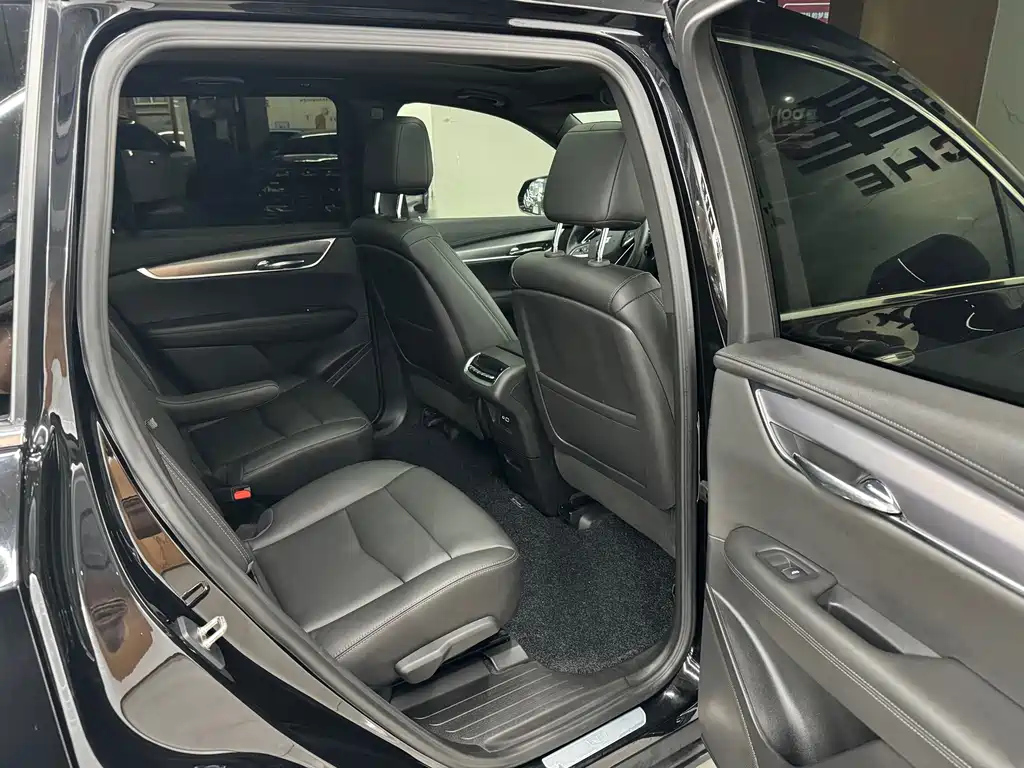 CADILLAC XT6 2021