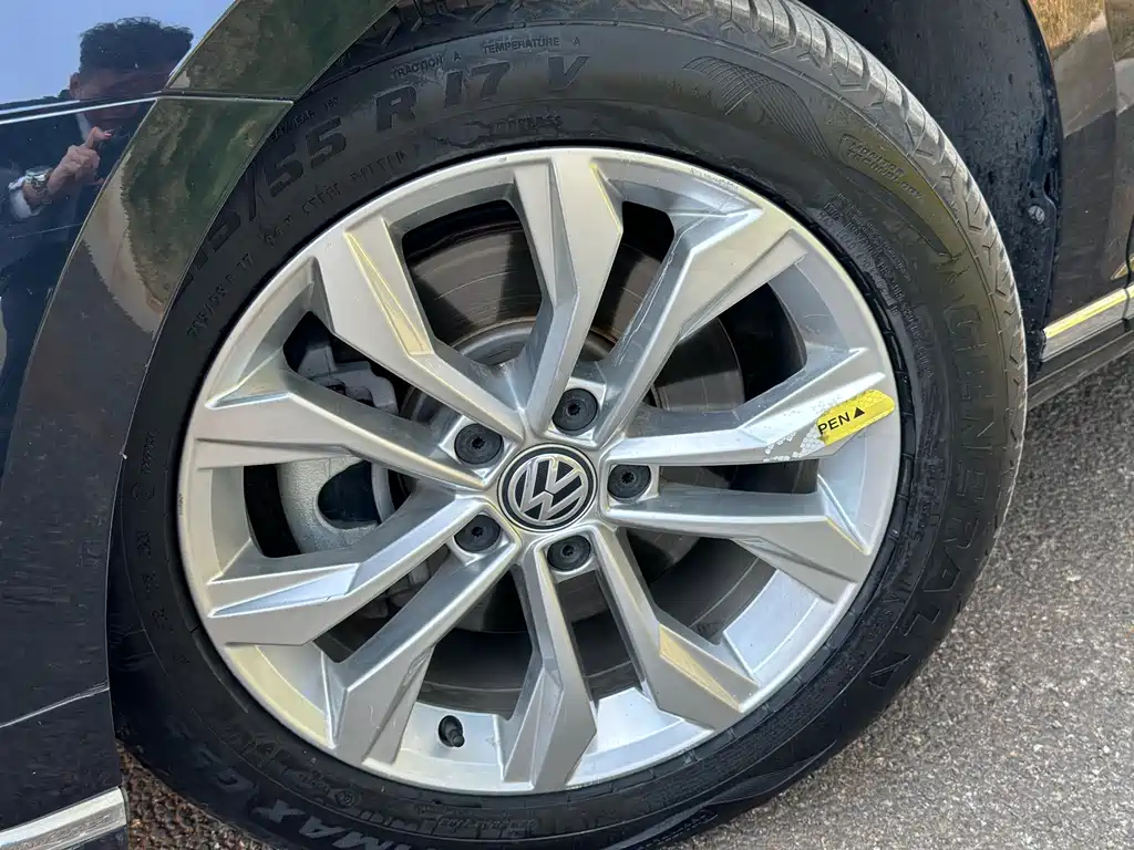 VOLKSWAGEN MAGOTAN 2020
