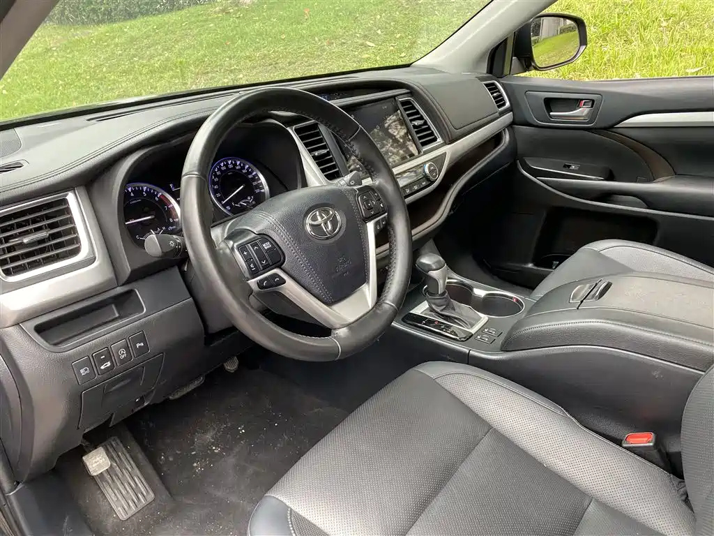 TOYOTA HIGHLANDER 2021