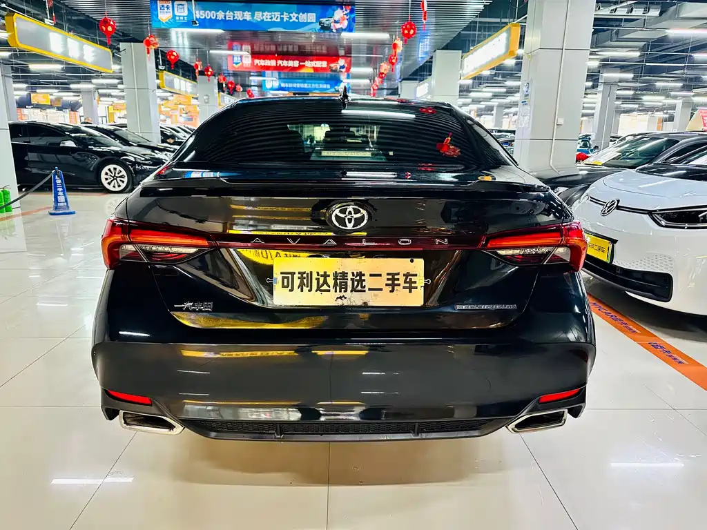 TOYOTA AVALON 2019