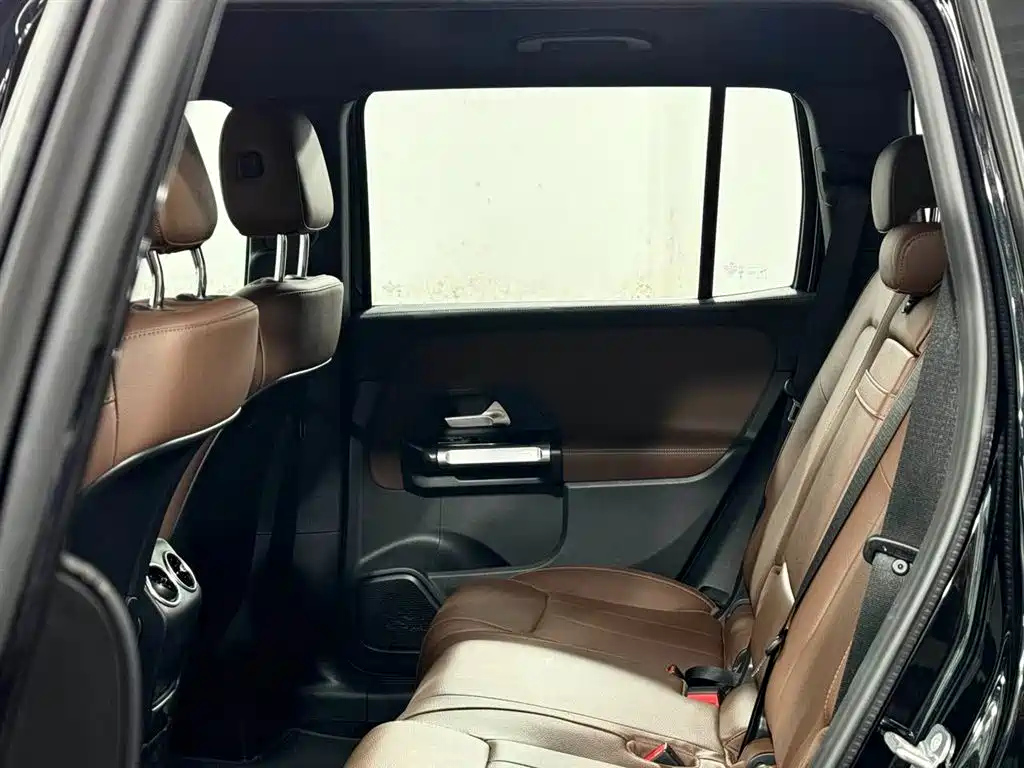 MERCEDES BENZ GLB 2024