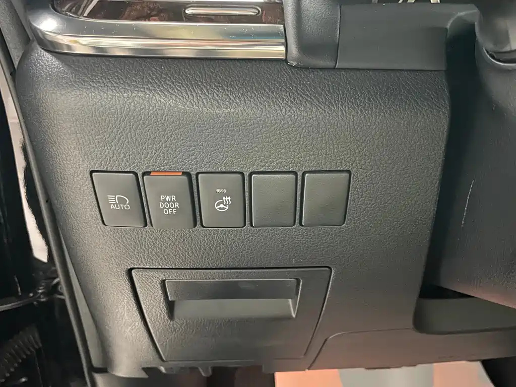TOYOTA ALPHARD 2018