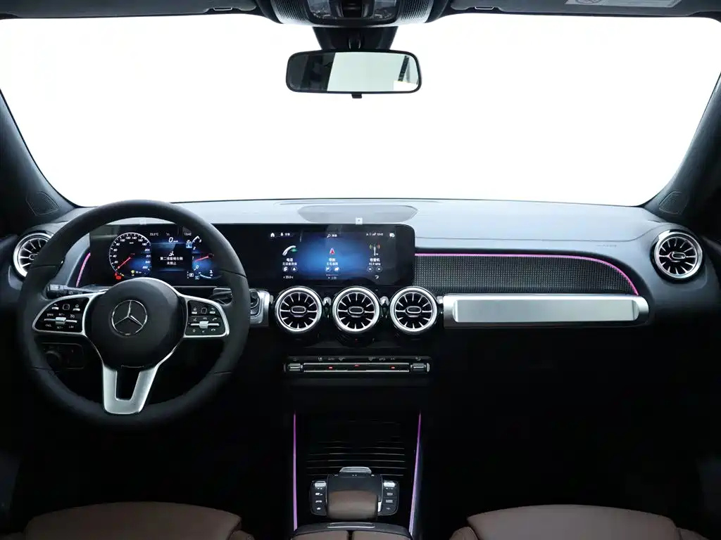 MERCEDES BENZ GLB 2023