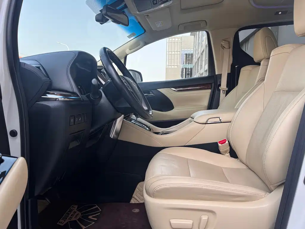 TOYOTA ALPHARD 2018