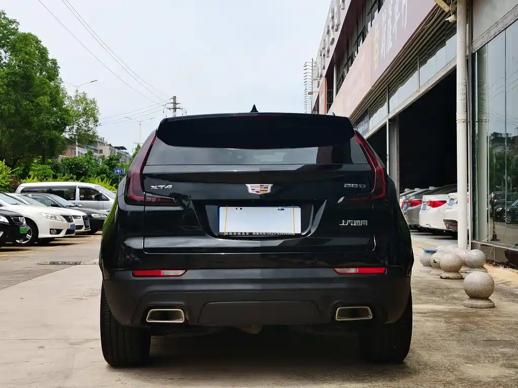 CADILLAC XT4 2021