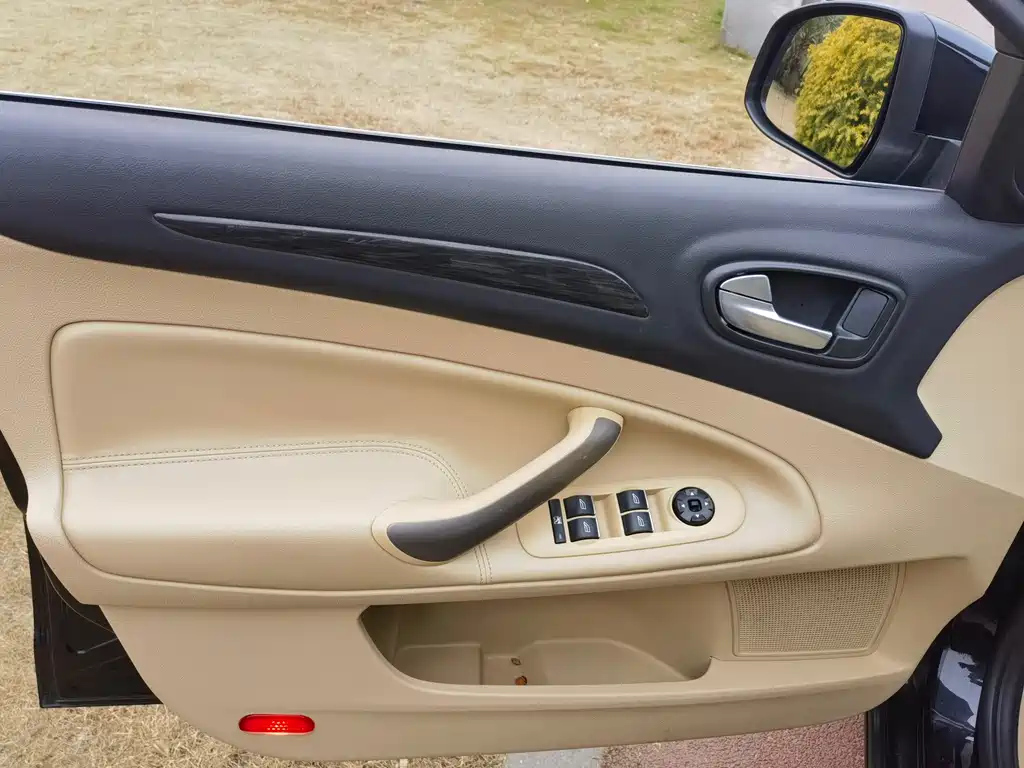 FORD MONDEO - WINNER 2010