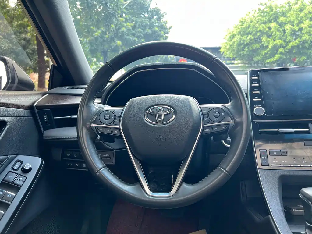 TOYOTA AVALON 2020