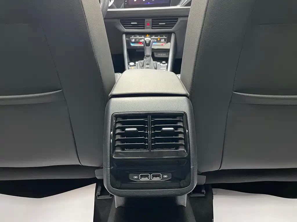 VOLKSWAGEN SAGITAR 2021