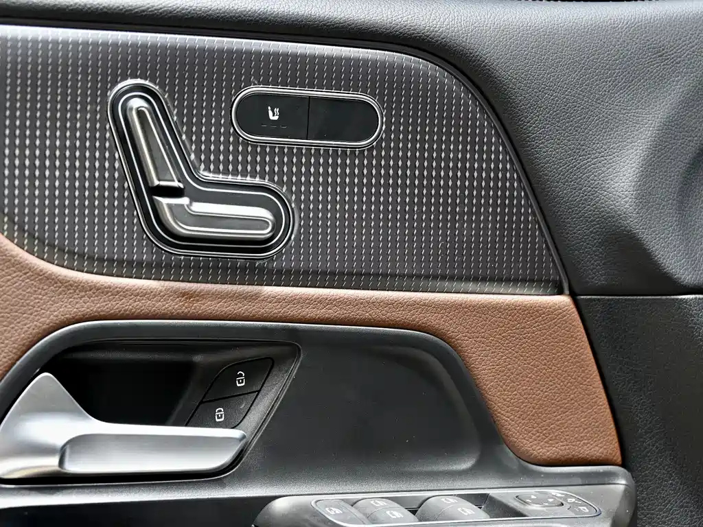 MERCEDES BENZ GLB 2022