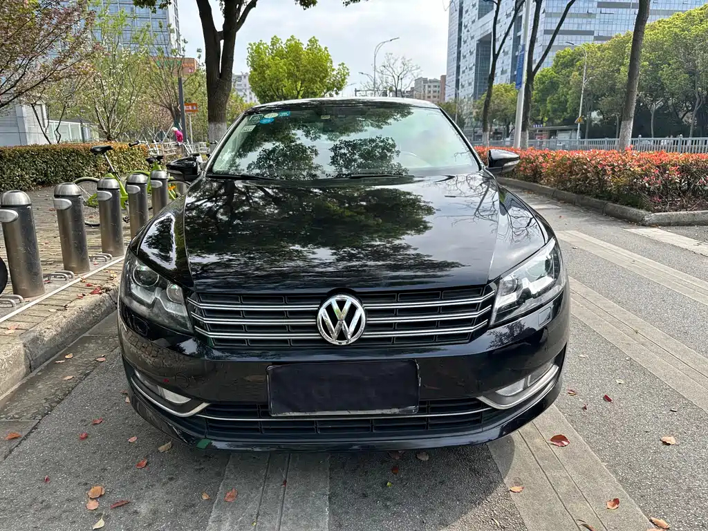VOLKSWAGEN PASSAT 2015