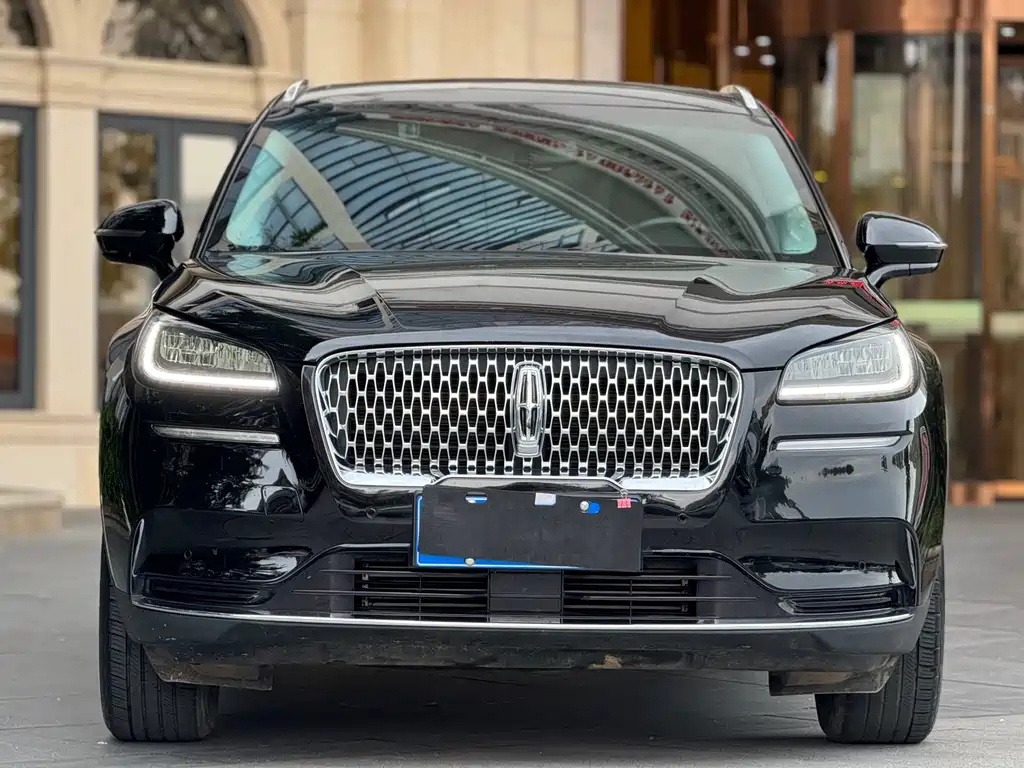 LINCOLN ADVENTURER 2021