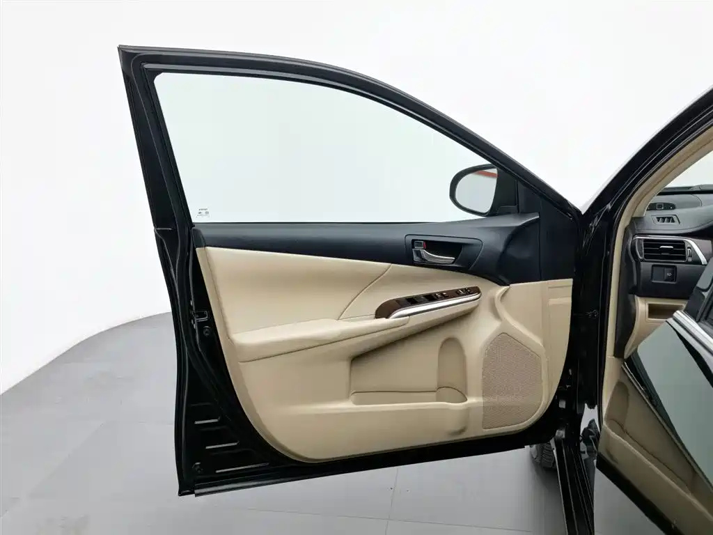 TOYOTA CAMRY 2013