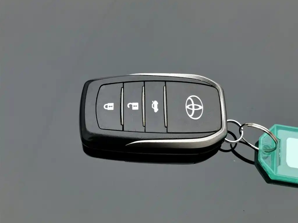 TOYOTA CAMRY 2013