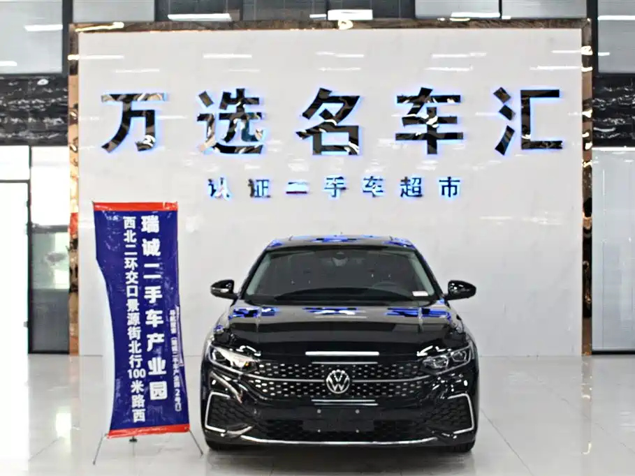 VOLKSWAGEN PASSAT 2022