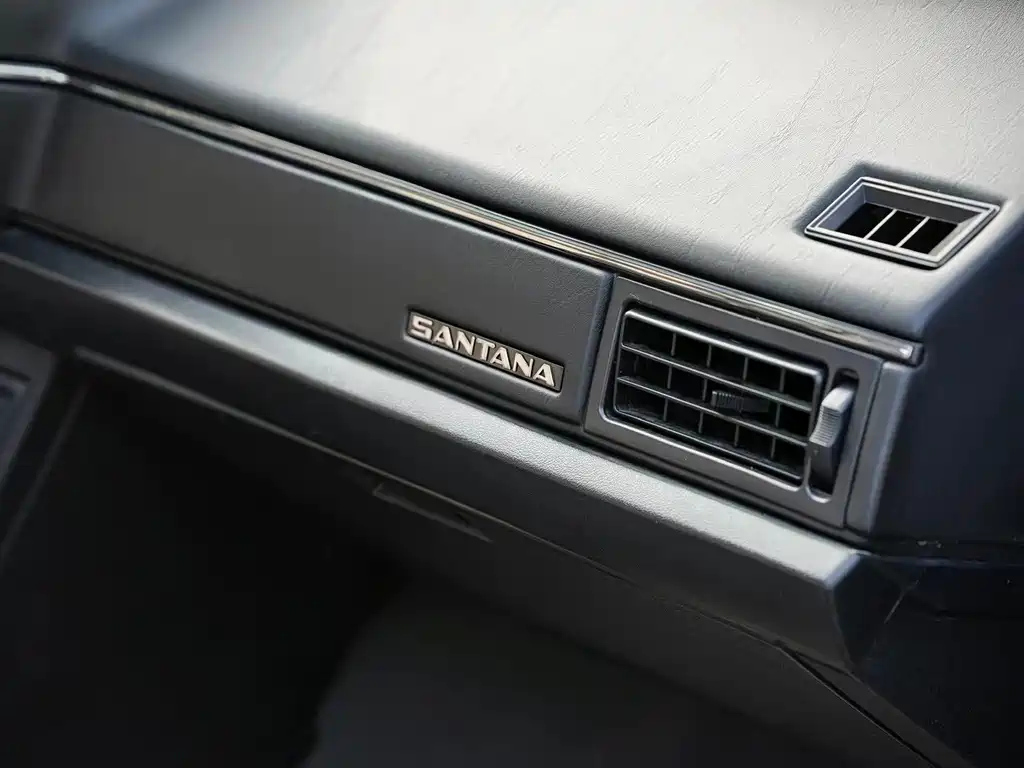 VOLKSWAGEN SANTANA CLASSIC 2010