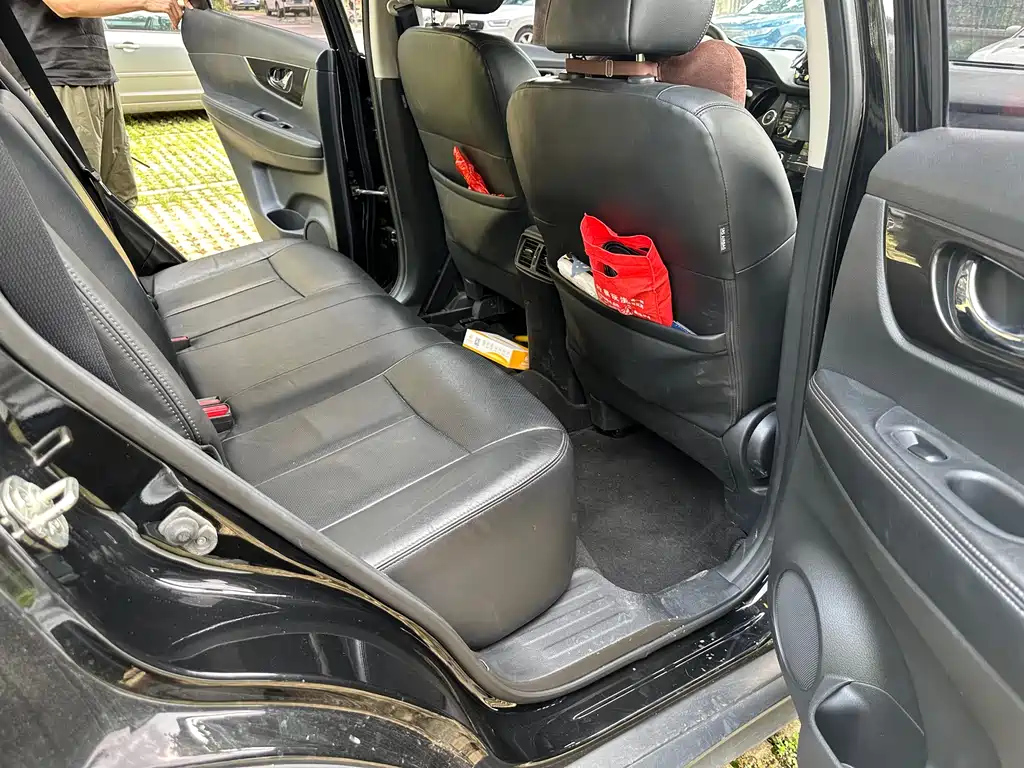 NISSAN X-TRAIL 2018