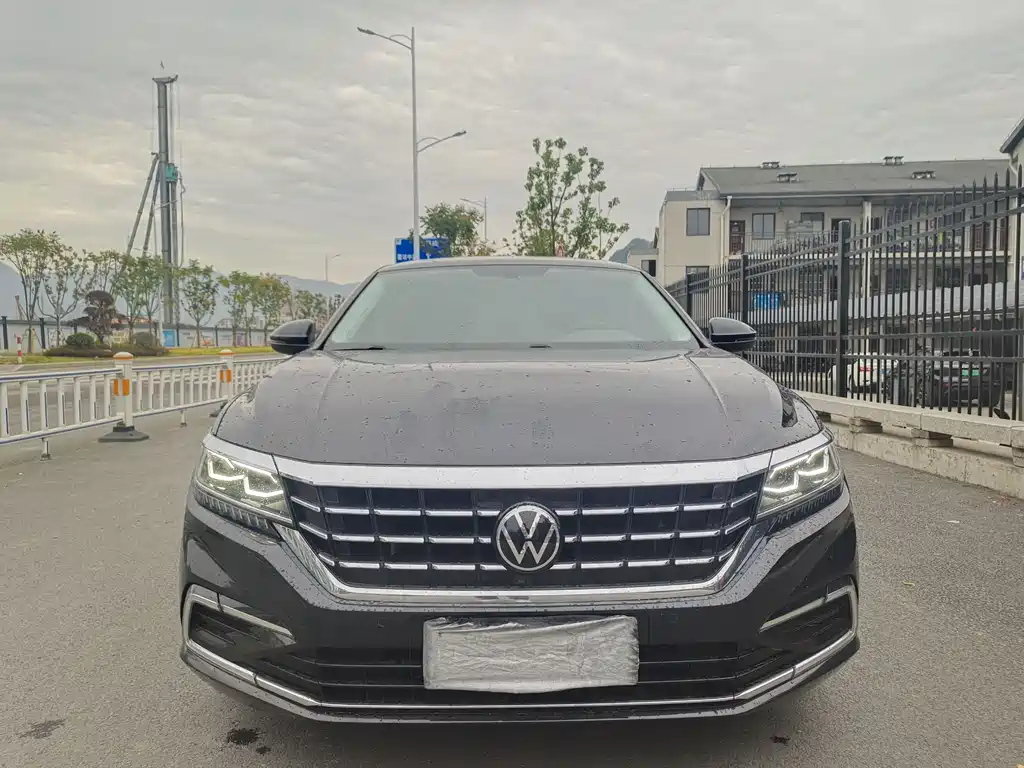 VOLKSWAGEN PASSAT 2021